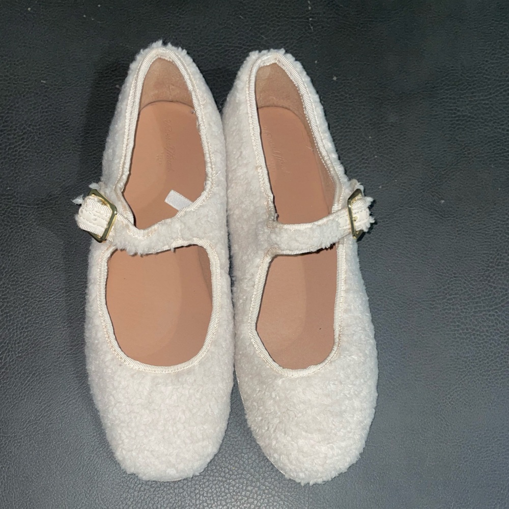 Universal Thread Sherpa Mary Jane Flats – Cream – Size 8.5